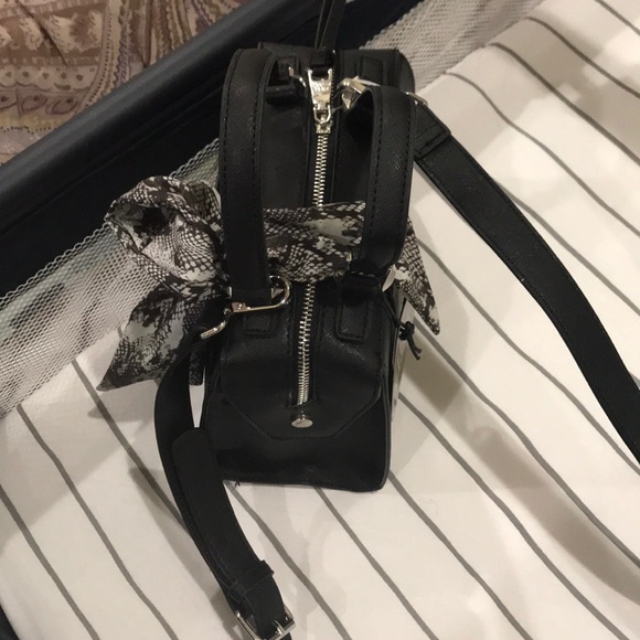 Steve Madden Bag with scarf detail - Picture 5 of 6